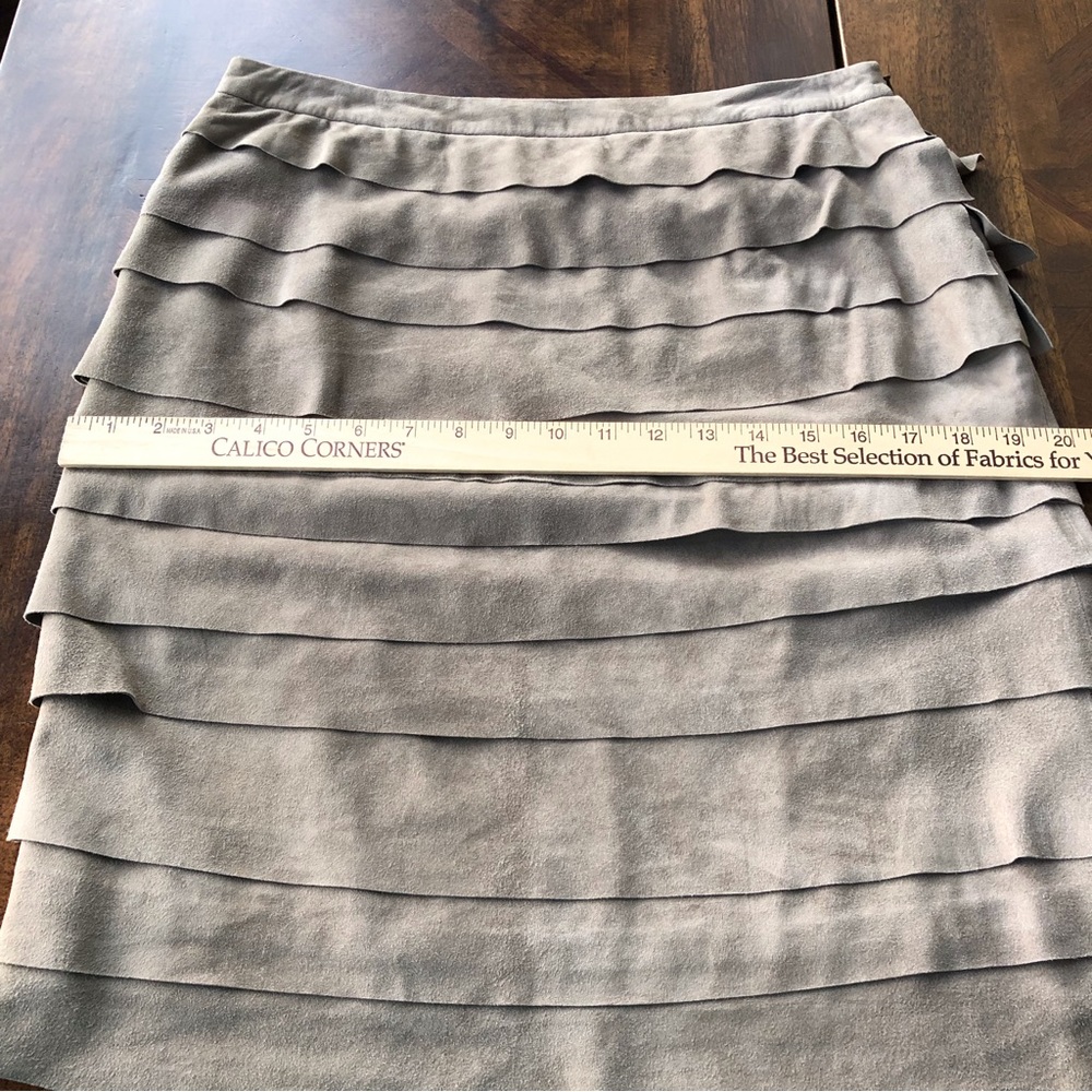 Worth Collection Tan Suede Leather Tierd Skirt Size 8 - Picture 5 of 8